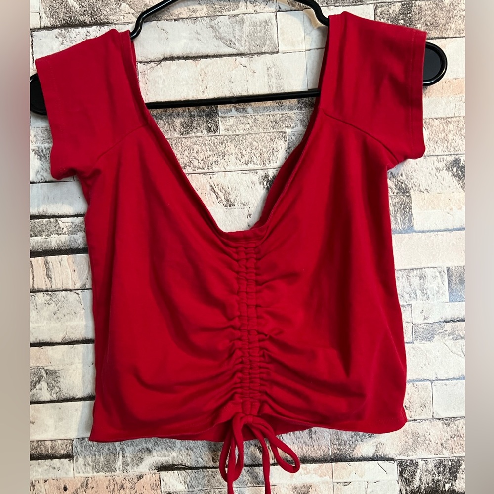 Hollister top